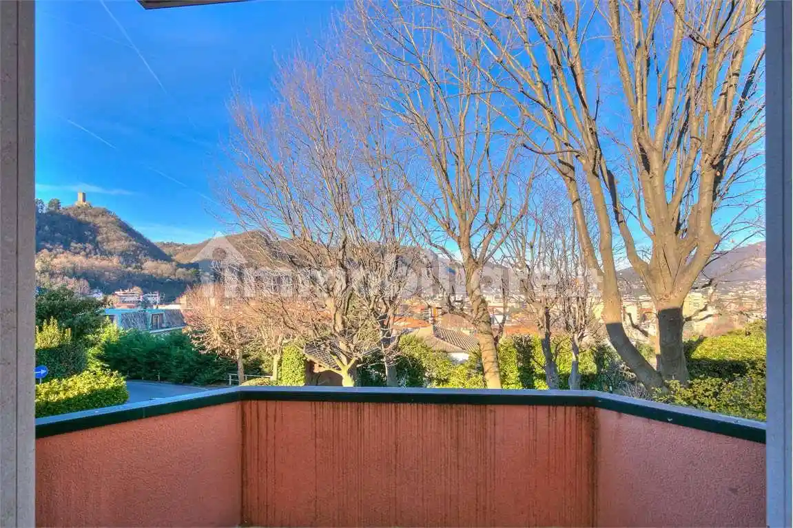 Appartamento in vendita a Como