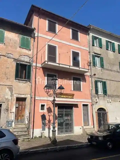 Palazzo - Edificio in vendita a Montelanico