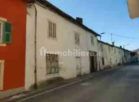 Palazzo - Stabile in vendita a Peveragno
