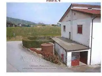 Palazzo - Stabile in vendita a Pescia