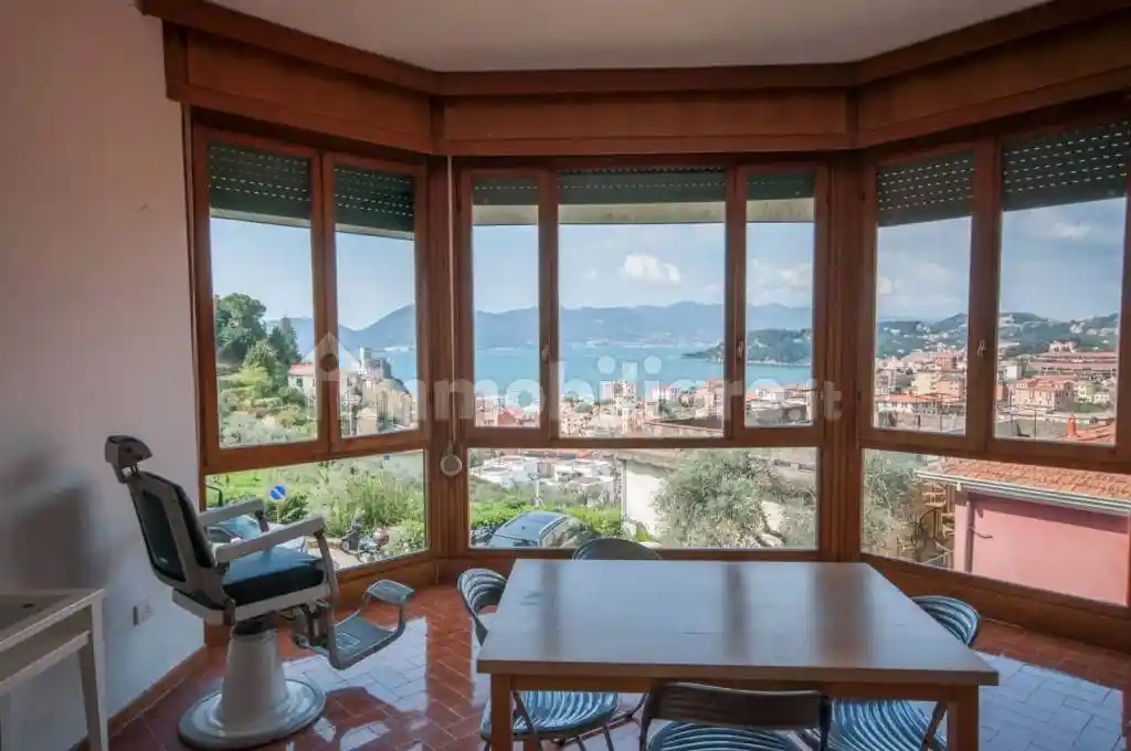 Appartamento in vendita a Lerici