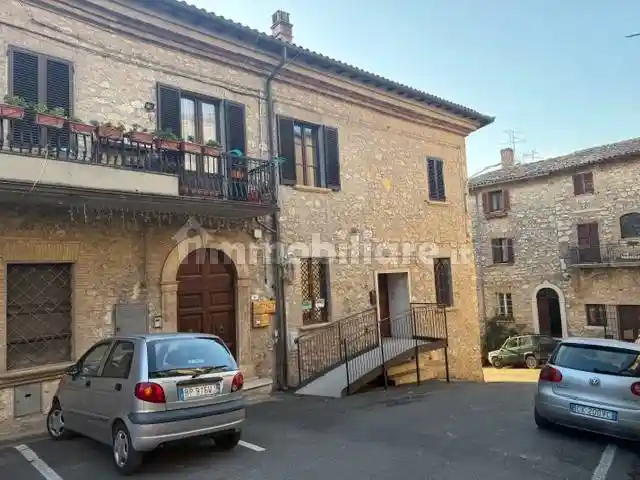 Appartamento in affitto a Montecchio