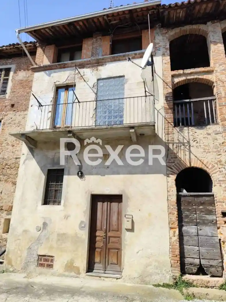 Casa indipendente in vendita a Brusnengo