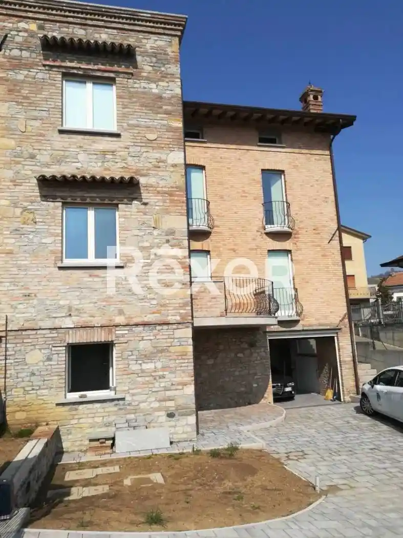 Casa indipendente in vendita a Lugagnano Val d'Arda