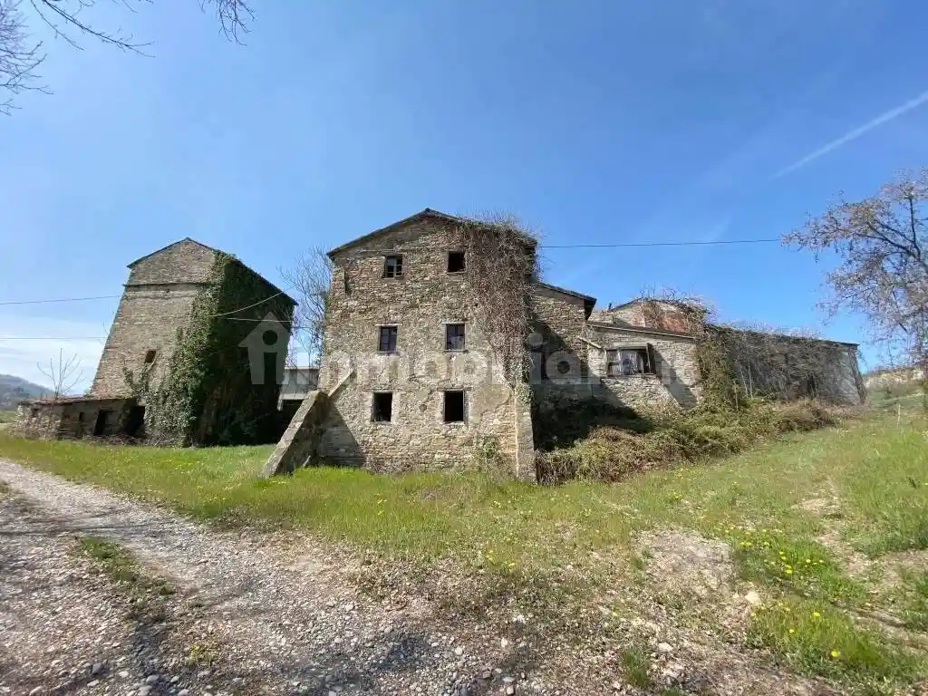 Rustico - Casale in vendita a Piozzano