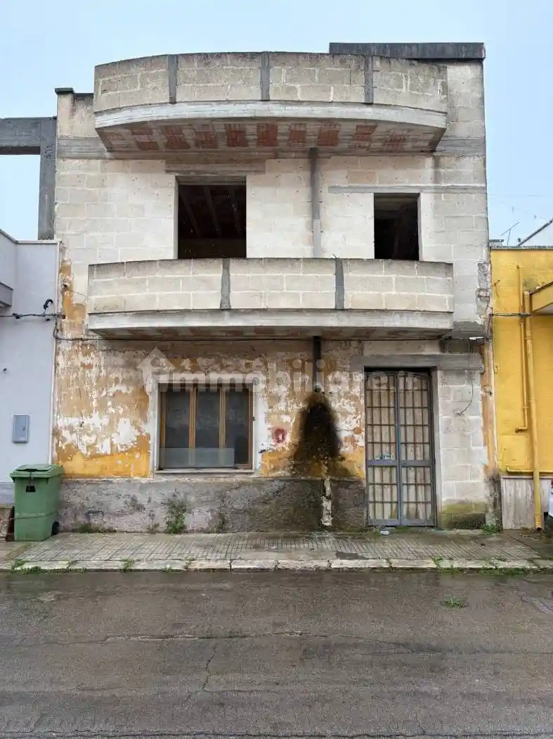 Casa indipendente in vendita a Campi Salentina