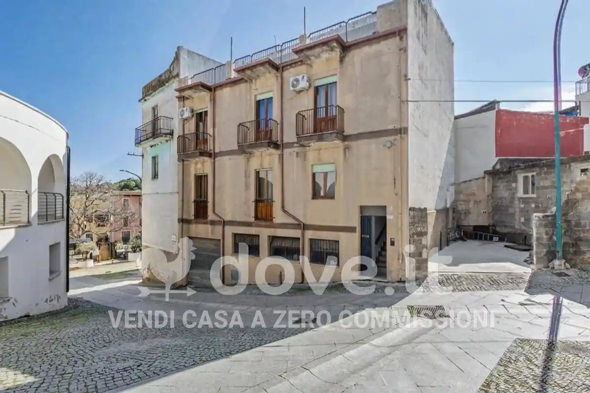 Palazzo - Edificio in vendita a Loceri