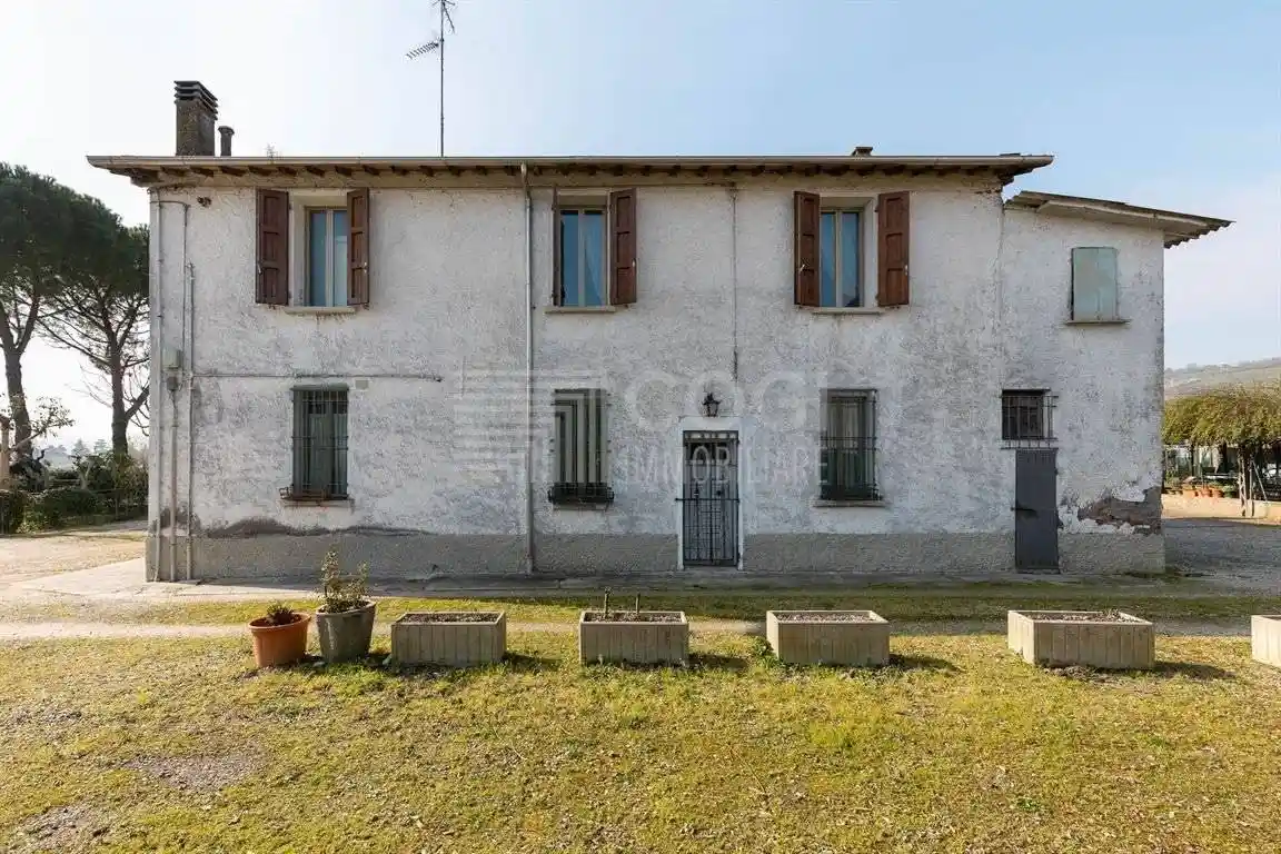 Casa indipendente in vendita a Imola