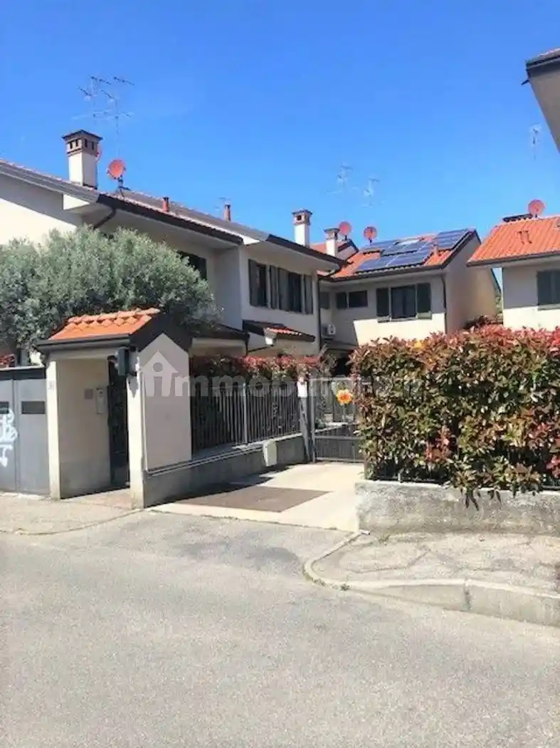 Villa in vendita a Pioltello