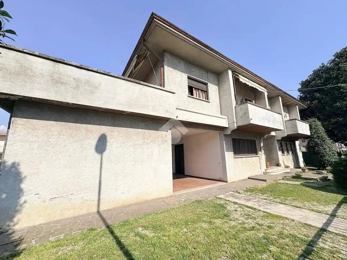 Villa in vendita a Creazzo