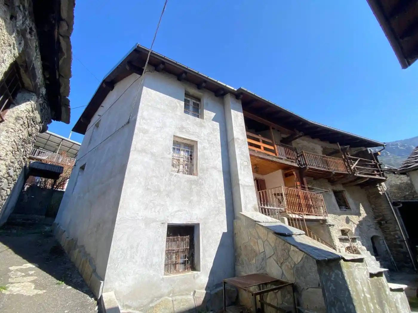 Rustico - Casale in vendita a Roure