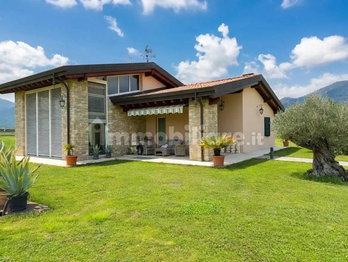 Villa in vendita a Gussago