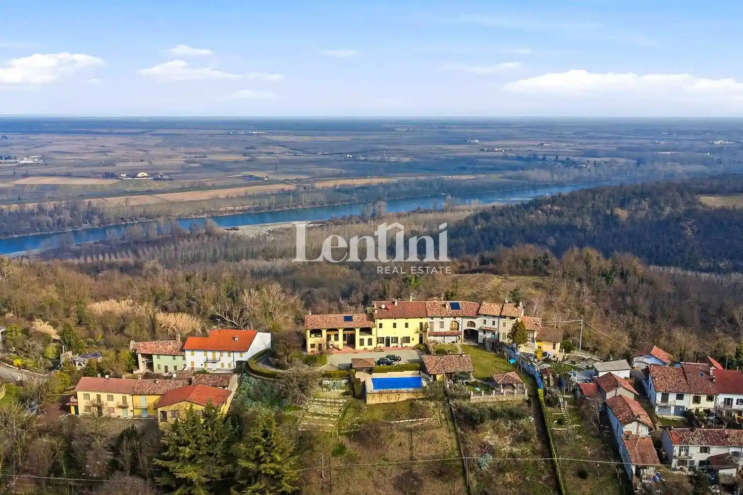 Villa in vendita a Camino