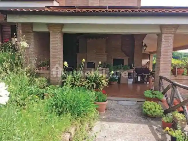 Villa in vendita a Lanuvio
