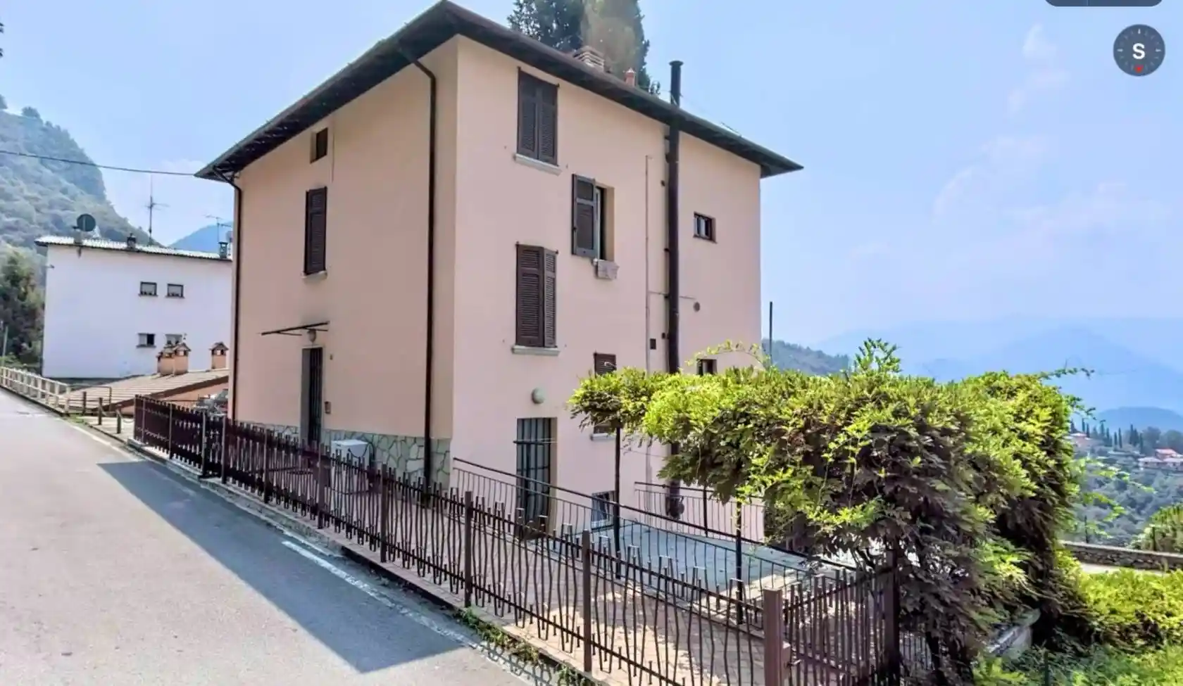 Appartamento in vendita a Perledo