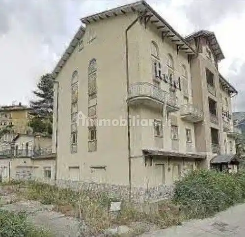 Palazzo - Stabile in vendita a Scanno