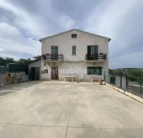 Villa in vendita a Controguerra