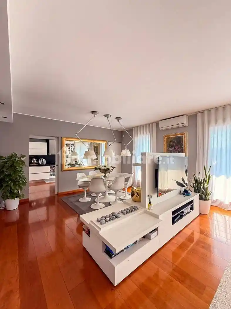 Appartamento in vendita a Varedo