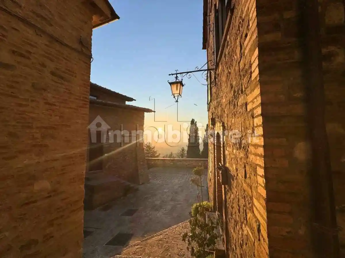 Casa indipendente in vendita a Montone