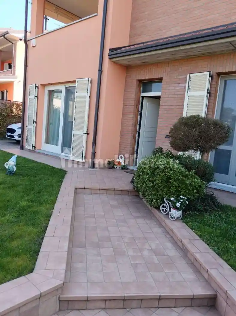 Villa in vendita a Castel San Giovanni