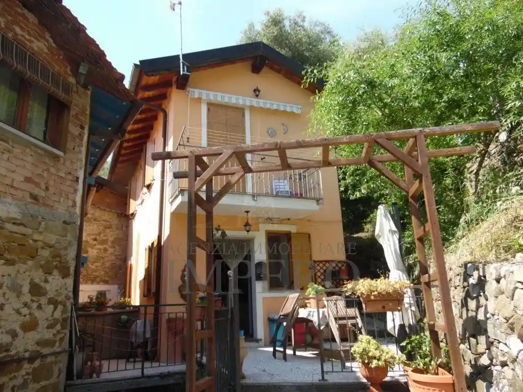 Villetta a schiera in vendita a Camporosso