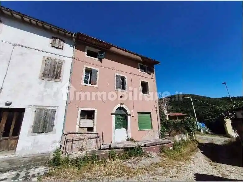 Casa indipendente in vendita a Montecchia di Crosara
