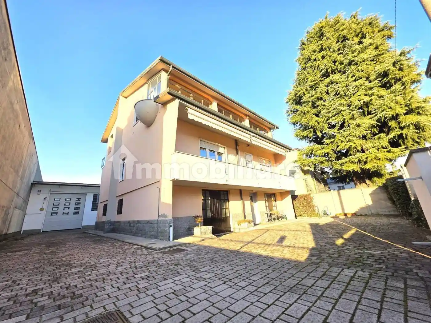 Villa in vendita a Legnano