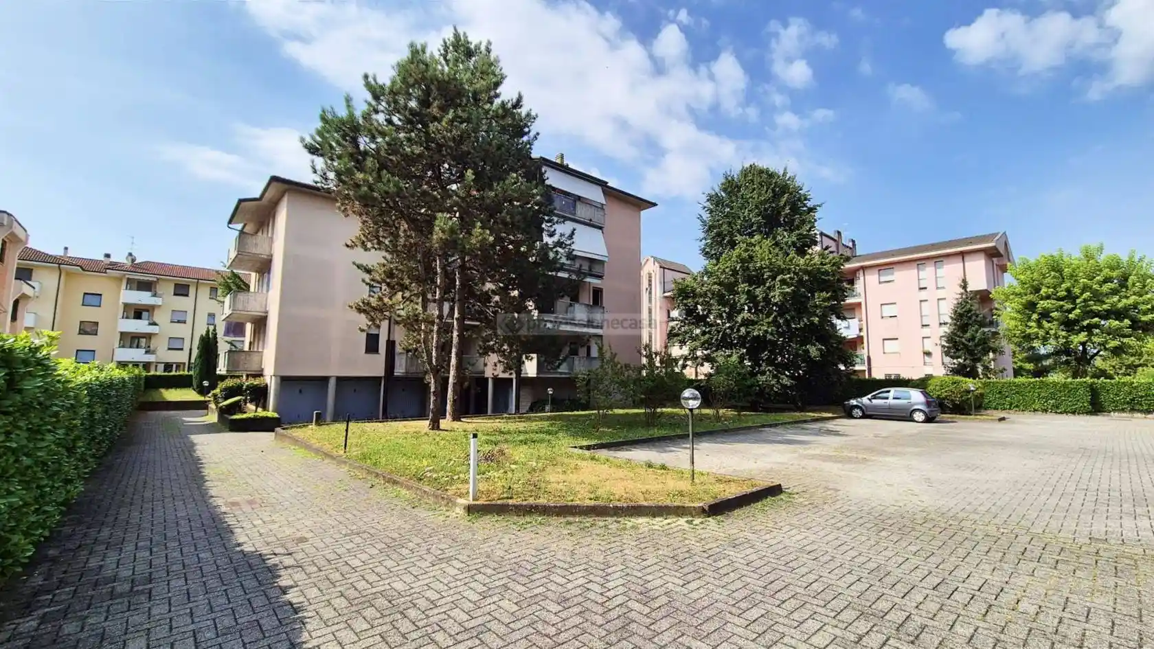 Appartamento in vendita a Usmate Velate