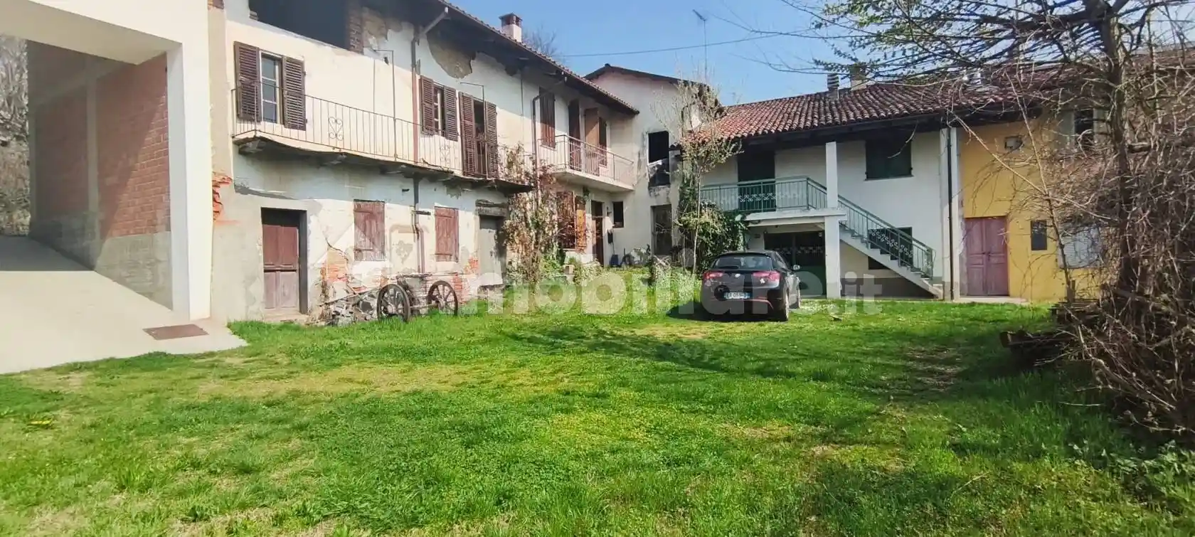 Casa indipendente in vendita a Capriglio
