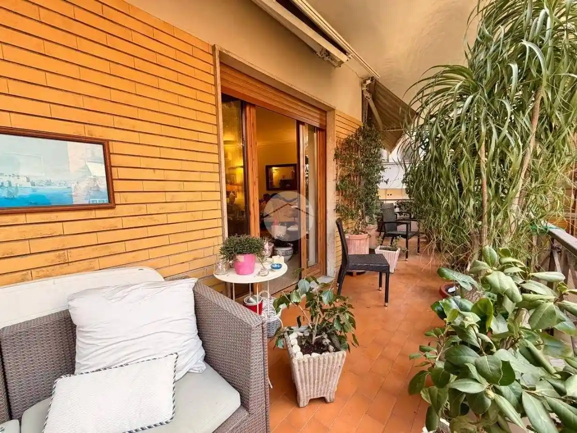 Appartamento in vendita a Napoli