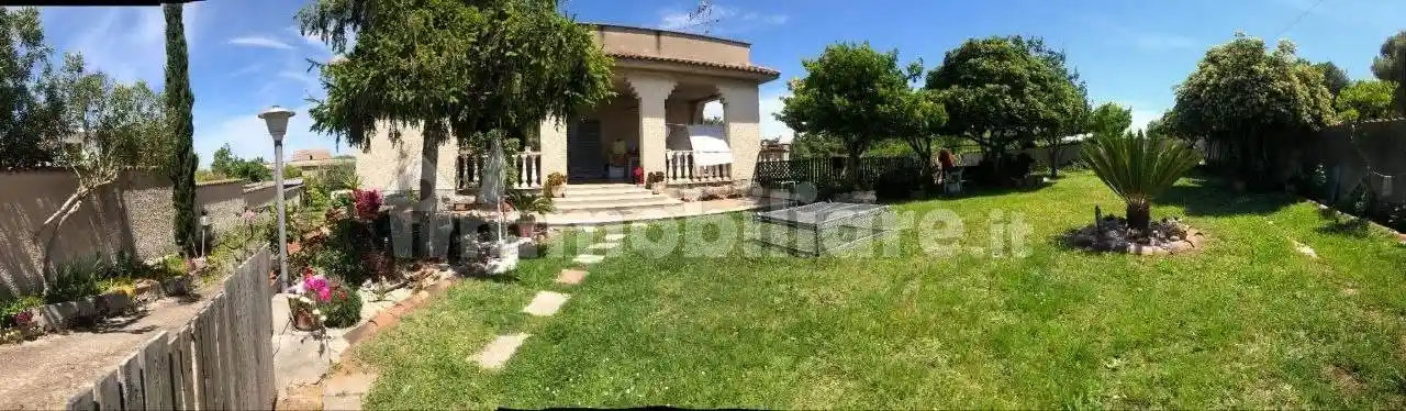 Villa in vendita a Aprilia