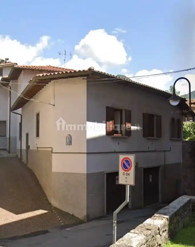 Villa in vendita a Gandino