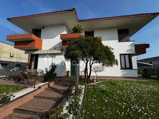 Villa in vendita a San Giuliano Milanese