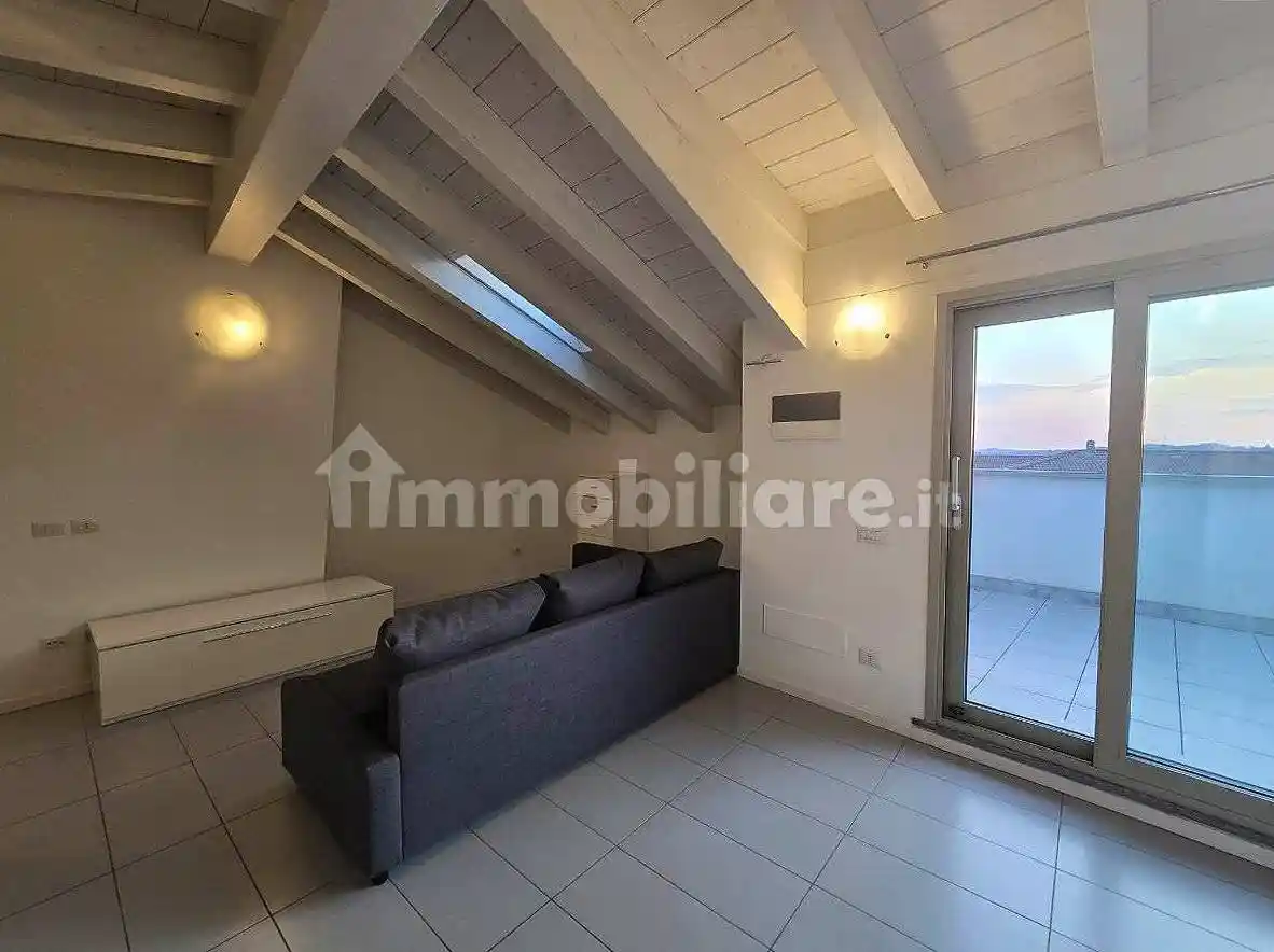 Attico - Mansarda in affitto a Cantù