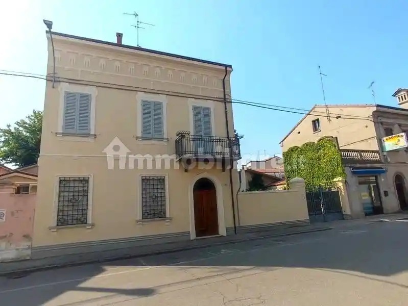 Villa in vendita a Bondeno