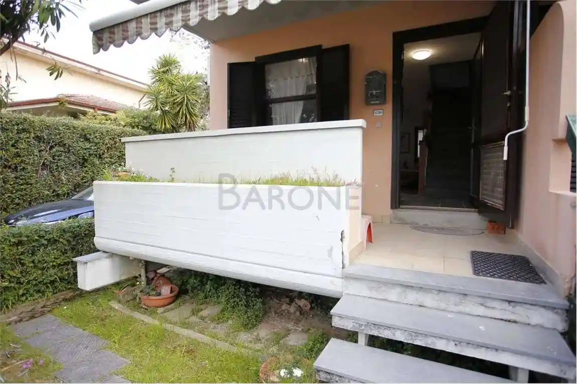 Villetta a schiera in vendita a Massa