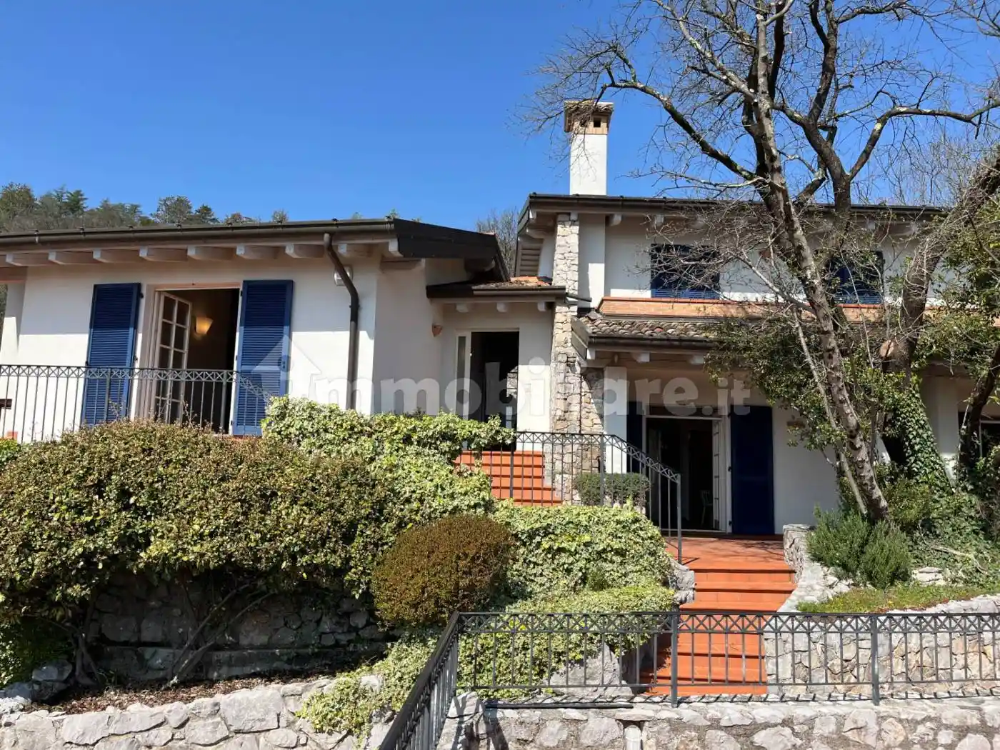 Villa in vendita a Medea