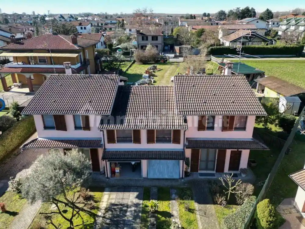 Villa in vendita a Motta Visconti