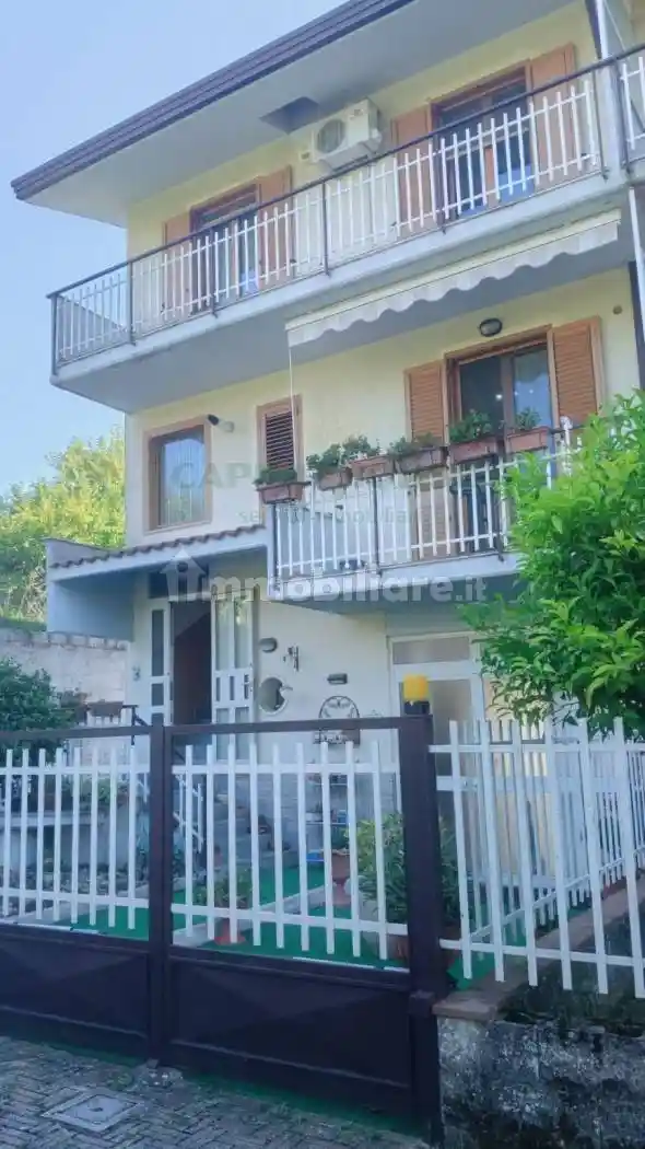 Villetta a schiera in vendita a Capriglia Irpina