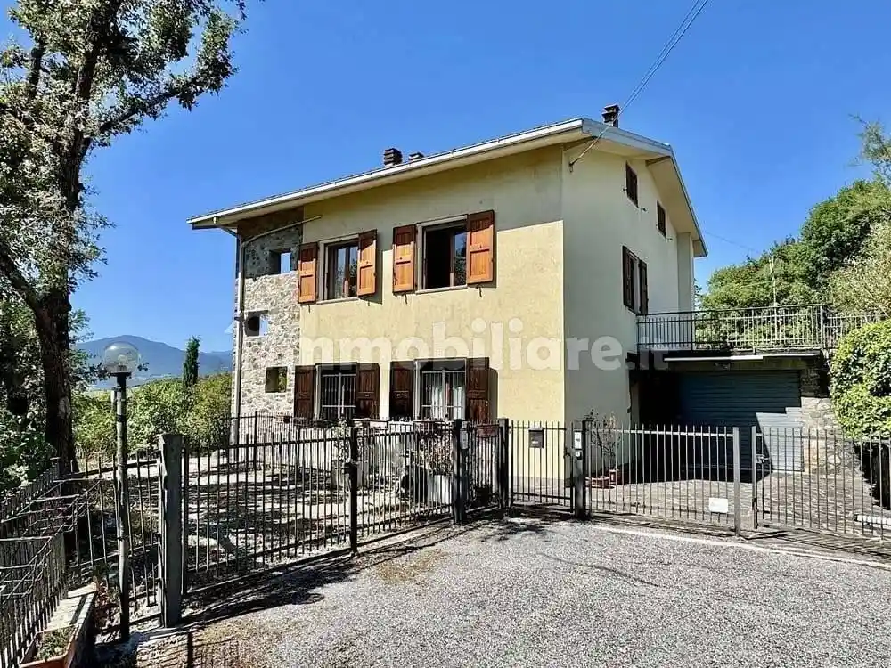 Casa indipendente in vendita a Gaggio Montano