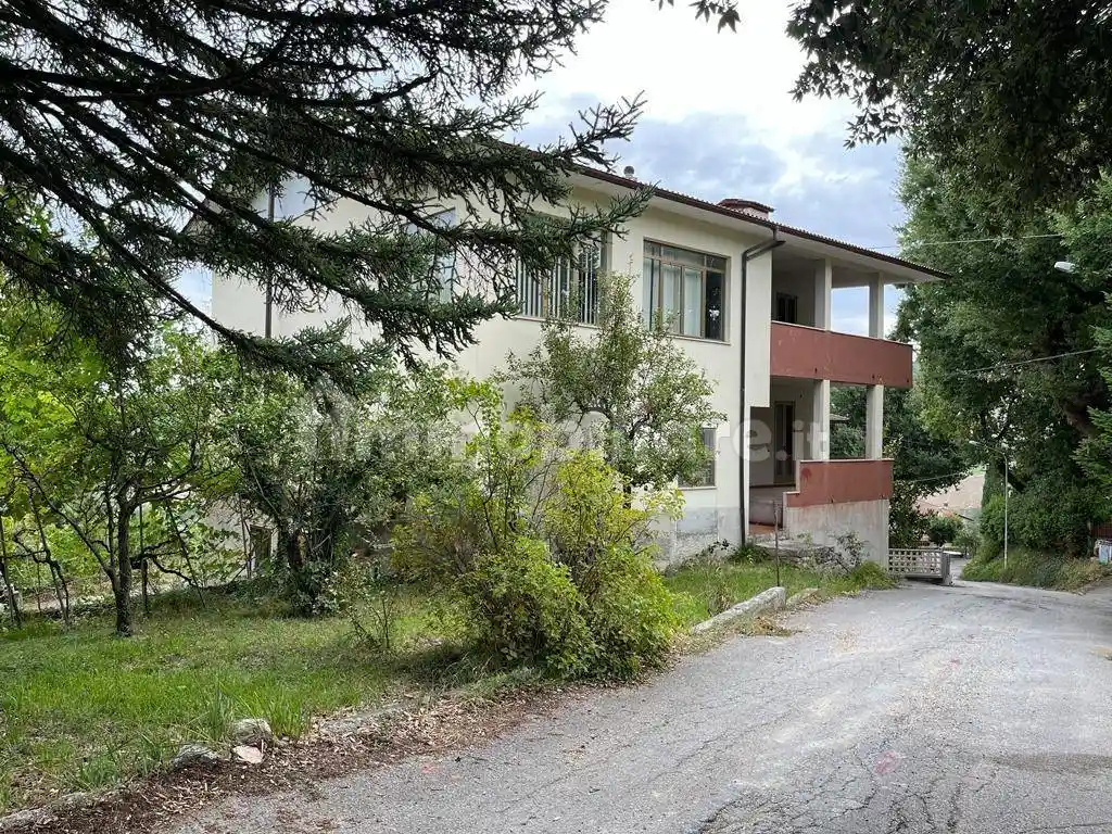 Villa in vendita a Fabriano