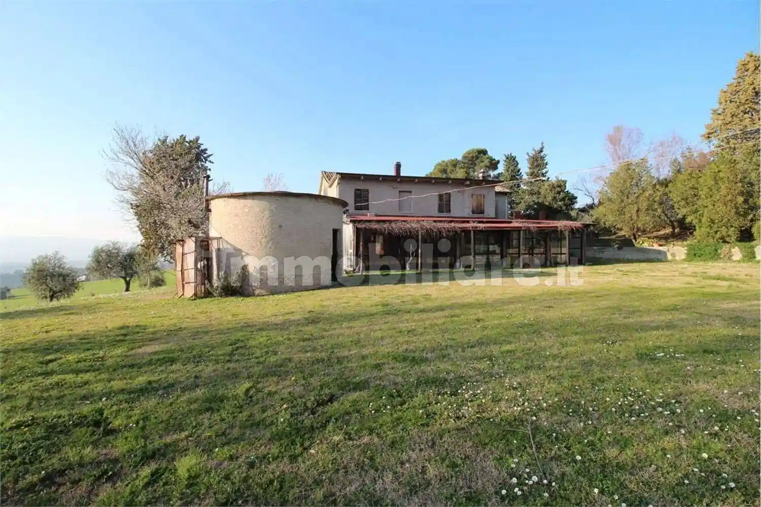 Rustico - Casale in vendita a Montelabbate