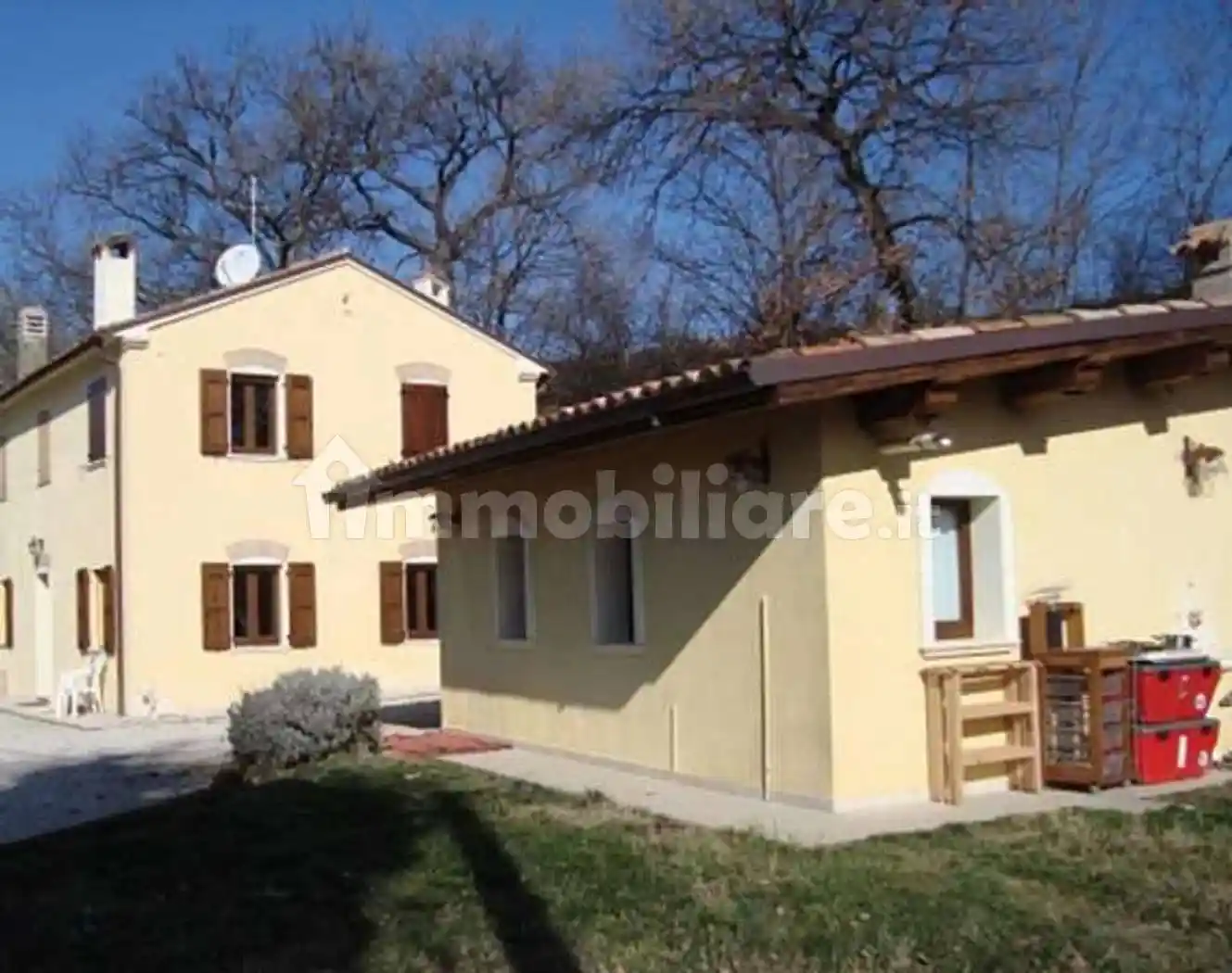 Villa in vendita a Vallefoglia