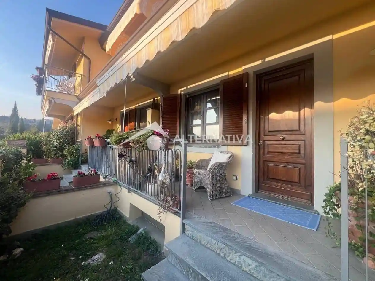 Villetta a schiera in vendita a Camaiore