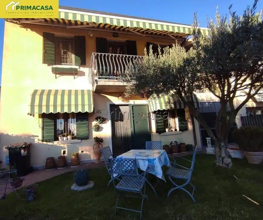 Casa indipendente in vendita a Castel d'Azzano