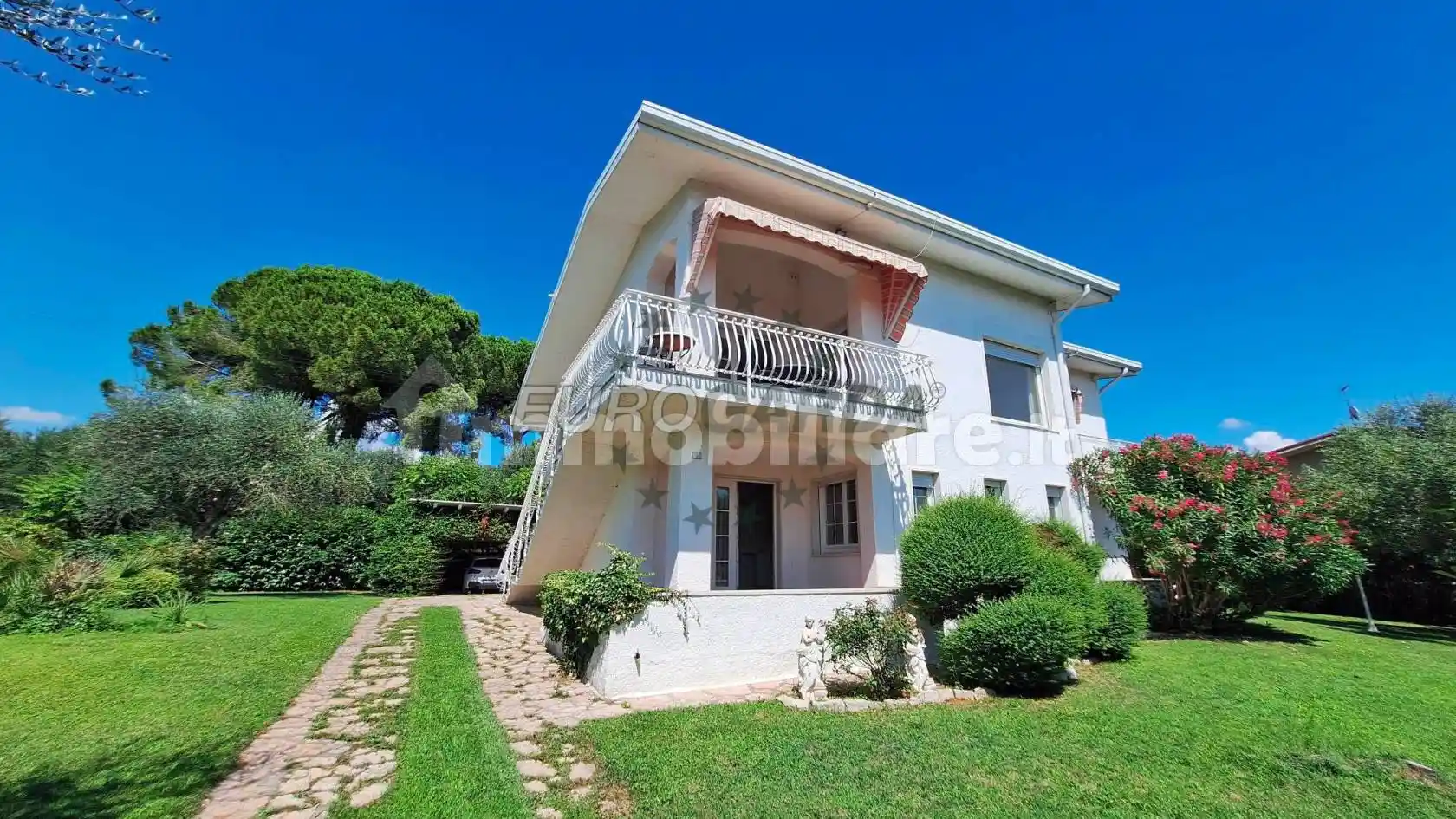 Villa in vendita a Bardolino