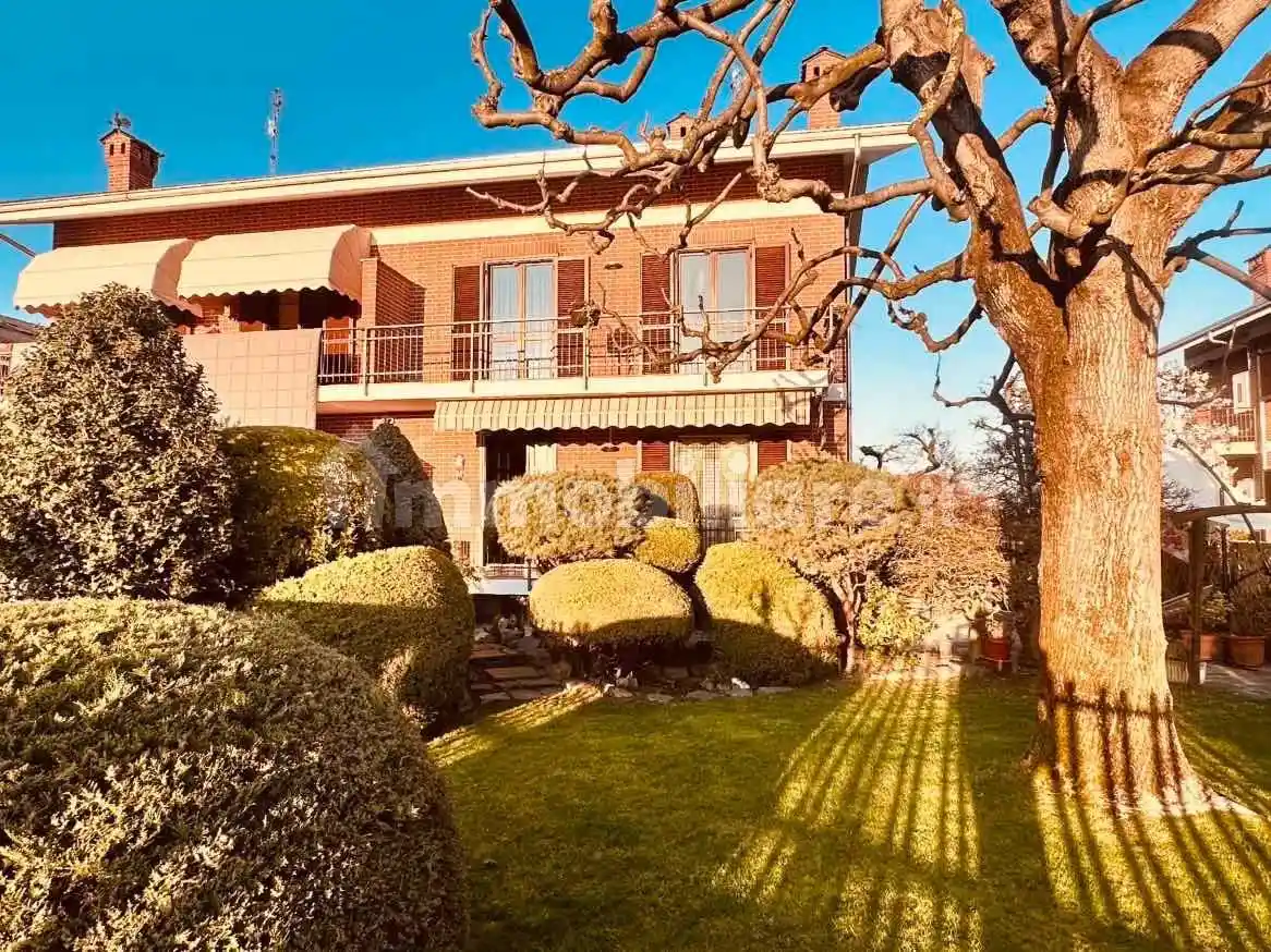 Villa in vendita a Piscina