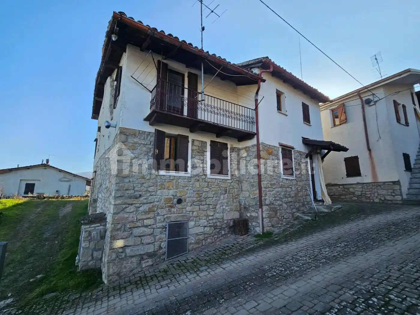 Villa in vendita a Val di Nizza