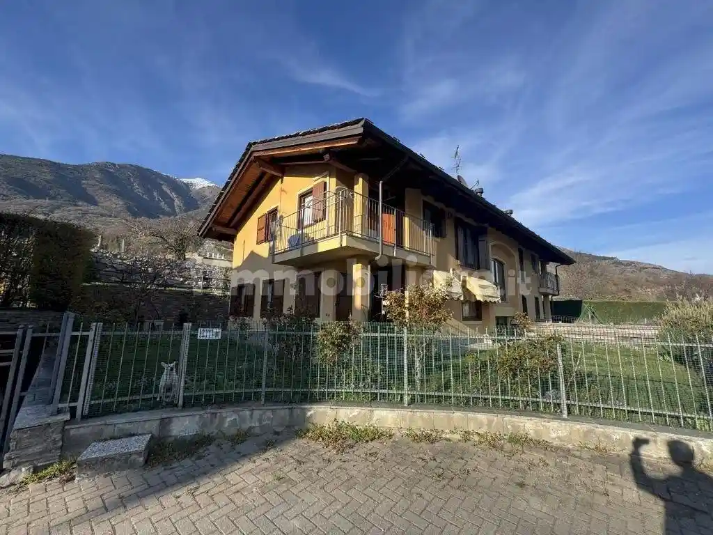 Villa in vendita a Quart