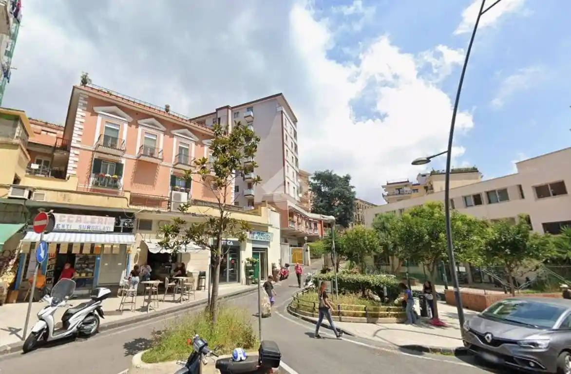 Appartamento in vendita a Napoli
